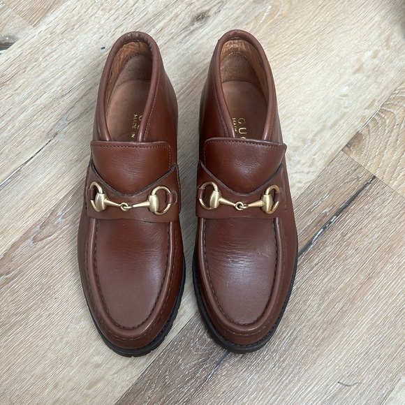 Shoes - Picture 1 of 4